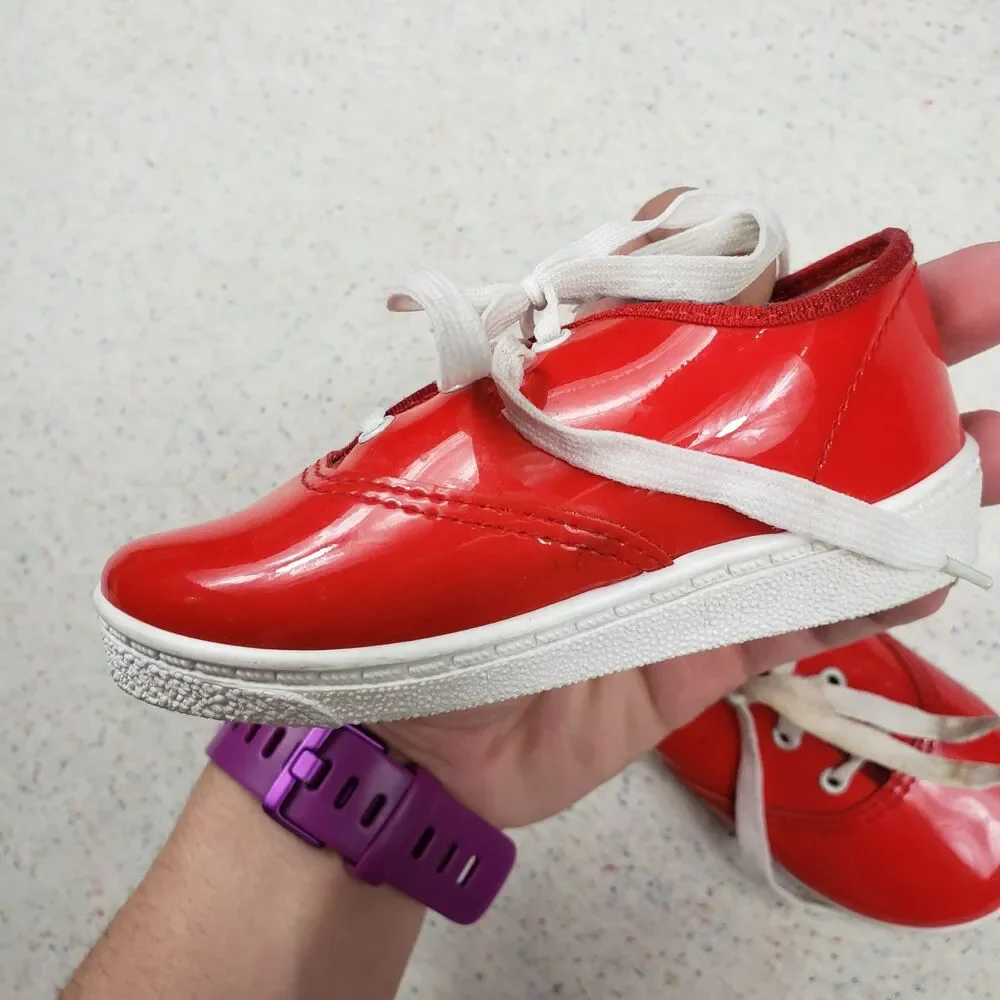 Vintage red patent leather baby shoes 4